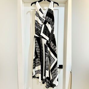 Roz & Ali Black/White Satin Asymmetrical Graphic Print Sleeveless Dress Size 10
